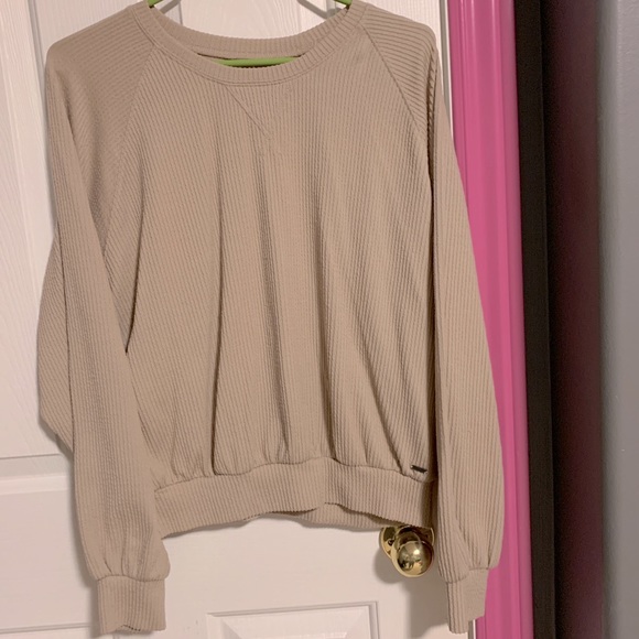 Hollister Long Sleeve - Picture 1 of 1